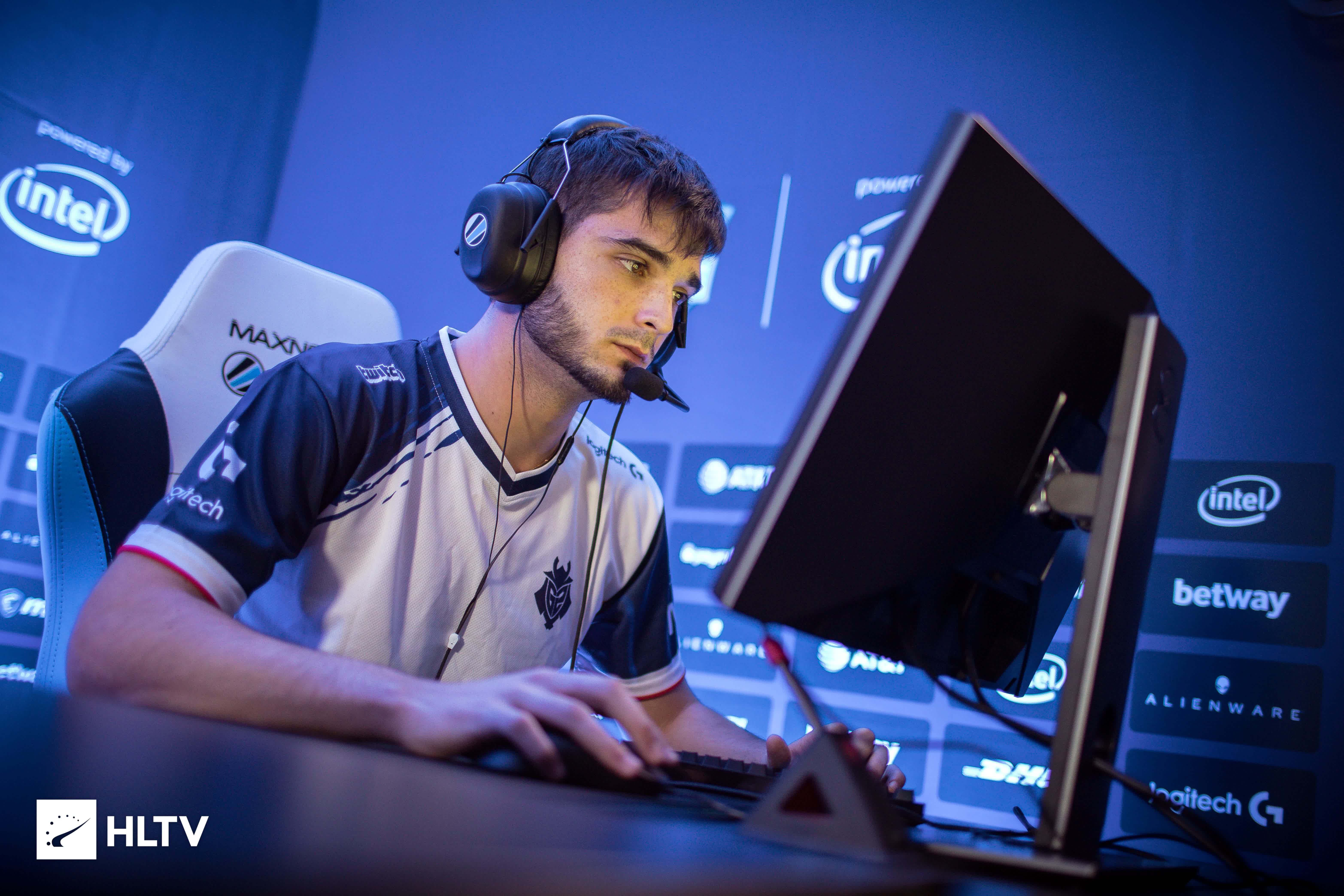 何助力球队 何助力球队