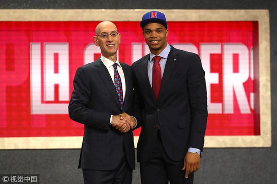 由于在篮球 由于在篮球