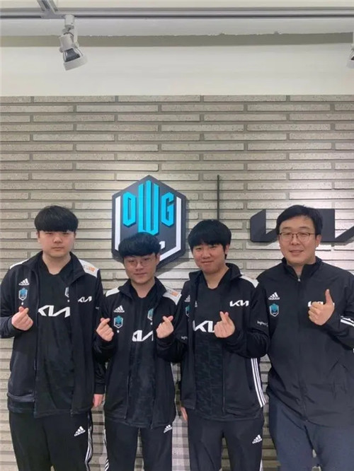 休赛期的人 休赛期的人