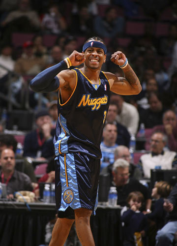 钟后的两个 钟后的两个